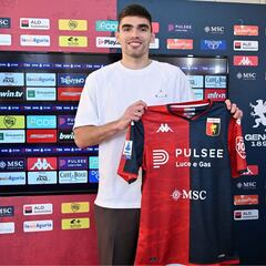 El Genoa y Johan Vásquez amplían su relación por tres años más