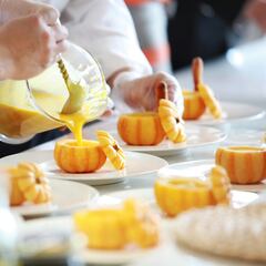 Yates y catamaranes de lujo: la nueva opción laboral por más de 6.000 euros al mes para chefs y cocineros