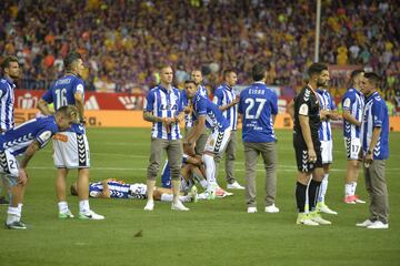 Tristeza de los jugadores del Alavés al final del partido.