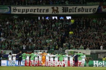 Football Soccer - Wolfsburg v Real Madrid - UEFA Champions League Quarter Final First Leg - Volkswagen Arena - 6/4/16 Wolfsburg celebrate after the game