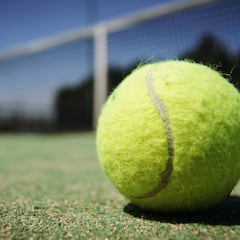 Si juegas al tenis en hierba, mejor con estos consejos