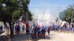 Hinchas de la U llegan al CDA a protestar contra Azul Azul