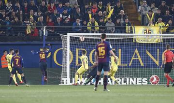 ??MALCOM ANOTA EL SEGUNDO!! ?Remat¨® de cabeza llegando desde atr¨¢s en el ¨¢rea peque?a un buen¨ªsimo centro desde la derecha de Arturo Vidal!
