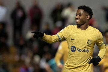 El delantero internacional espa?ol anot¨® el tercer tanto de su equipo y empez¨® a disipar el sue?o del Ceuta en la Copa.