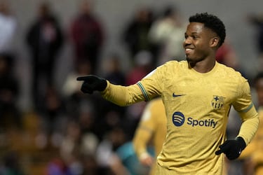 El delantero internacional español anotó el tercer tanto de su equipo y empezó a disipar el sueño del Ceuta en la Copa.