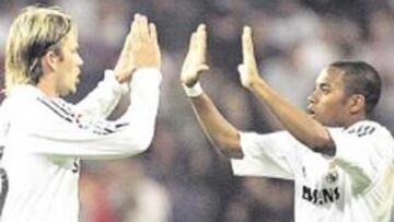 <b>FIRMARÁ CON ADIDAS</b>. Robinho firmará la próxima semana un contrato de cinco años con Adidas a razón de cinco millones de euros anuales. El brasileño tiene contrato con Nike hasta 2006, así que la firma alemana pagará la cláusula de rescisión de Robinho.