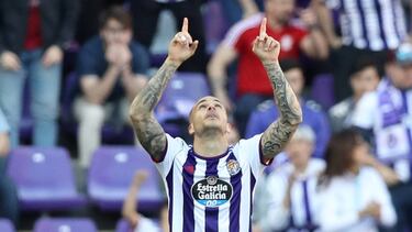 VALLADOLID, SPAIN - FEBRUARY 23: Sandro Ramirez of Valladolid celebrates after scoring his team's first goal during the La Liga match between Real Valladolid CF and RCD Espanyol at Jose Zorrilla on February 23, 2020 in Valladolid, Spain. (Photo by Angel M