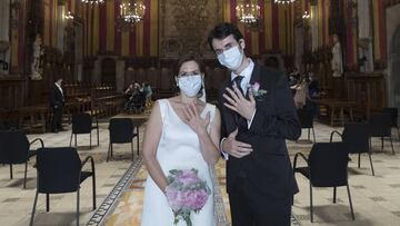 04/07/2020 Boda de Gemma Fern&Dagger;ndez y Carlos Ruiz en el Sal&mdash; de Cent de Barcelona, primera que se celebra tras el estado de Alarma. Foto: Joan S&Dagger;nchez