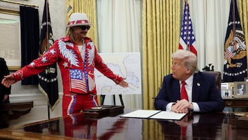 Kid Rock y el presidente Donald Trump en la Oficina Oval en la Casa Blanca.