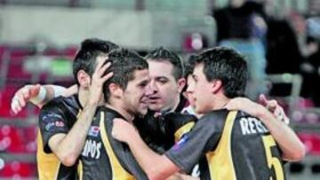 <b>HAZAÑA. </b>El Pinto celebra un gol en una temporada que está resultando histórica para los de Fonseca.