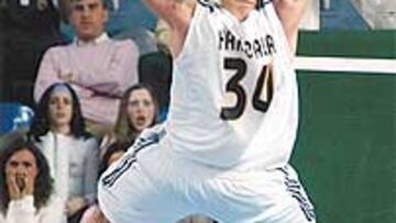 <b>EXPLOSIVO.</b> Kambala (29 puntos) pudo con los pívots del Pamesa.