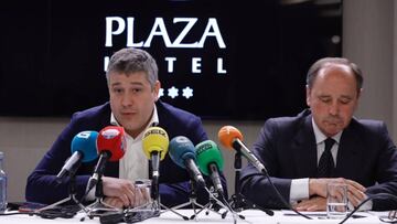 Miguel Otero y el abogado Rafael Losada durante la rueda de prensa de ete martes.