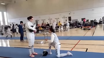 Una esgrimista rehúsa competir contra una rival transexual