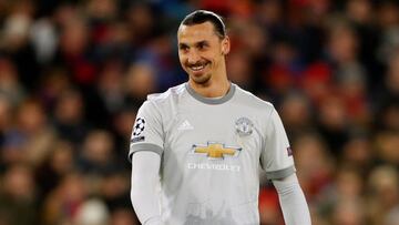 Ibrahimovic en el calentamiento del partido de Champions entre el Basilea y el Manchester United el 22 de noviembre de 2017