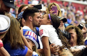 Ambos estadounidenses y ambos futbolistas. La pareja está casada desde 2015 y no tienen problemas en mostrar su amor al mundo.