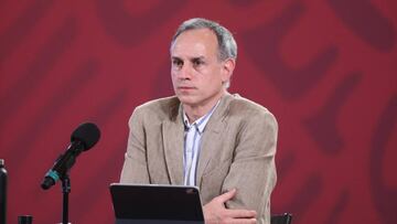 López Gatell asegura que el coronavirus no se contagia por vía sexual