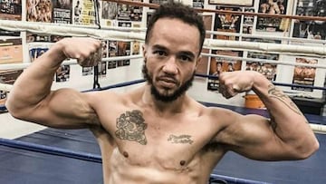 Con 33 años de edad, el pugilista marcó un precedente en el boxeo al pelear por primera vez y derrotar al mexicano Hugo Aguilar en un combate en California