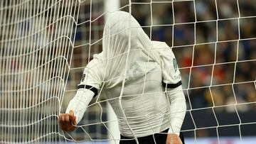 Soccer Football - FIFA World Cup - UEFA Qualifiers - Group A - Germany v Luxembourg - Rhein-Neckar-Arena, Sinsheim, Germany - October 10, 2025 Germany's Jonathan Burkardt reacts after missing a chance to score REUTERS/Kai Pfaffenbach