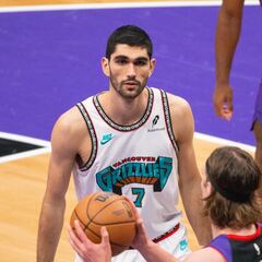 Los Pistons se fijan en Aldama