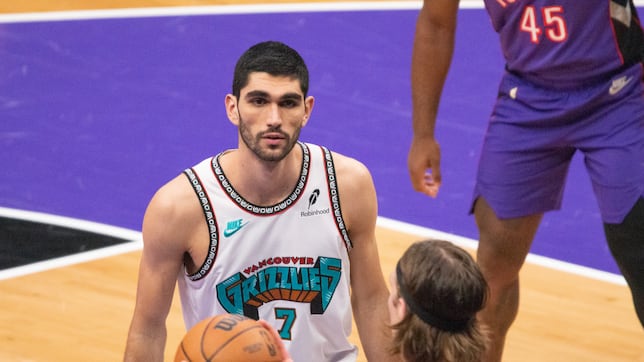 Aldama mantiene su puesto, de momento, en Memphis