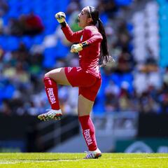 Karla Morales hace historia como la primera portera en anotar en la Liga MX Femenil