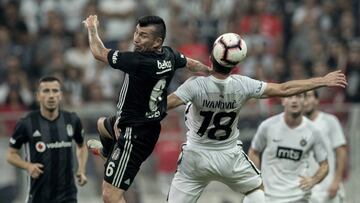 Gary Medel jug&oacute; 77 minutos en la clasificaci&oacute;n del Besiktas a la fase de grupos de la Europa League. 