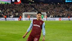 London (United Kingdom), 14/12/2023.- Edson Alvarez of West Ham celebrates after scoring the 2-0 goal during the UEFA Europa League group A match betweeen West Ham United and SC Freiburg, in London, Britain, 14 December 2023. (Reino Unido, Londres) EFE/EPA/TOLGA AKMEN
