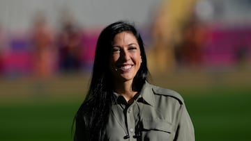 BARCELONA (ESPAÑA), 19/11/2023.- La centrocampista del Barcelona Jennifer Hermoso antes de comenzar el partido de la jornada 9 de La Liga F que enfrenta este domingo a Barcelona F y Real Madrid F en el Estadio Olímpico Lluís Companys. EFE/Alejandro García
