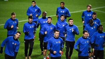 Los jugadores del Basilea, durante el entrenamiento previo al encuentro.