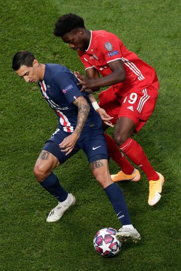 Ángel Di María y Alphonso Davies.