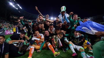 Jugadores de León celebran el título de Concachampions.