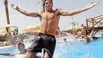 No quiero ser el eje del equipo sólo en el Centenario. Mi idea es quedarme para siempre y convertirme en un jugador importante en la historia del Sevilla