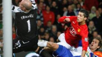 <b>TOMA YA. </b>Así marcó Cristiano Ronaldo el primero de sus dos goles al Blackburn, ayer en Old Trafford.