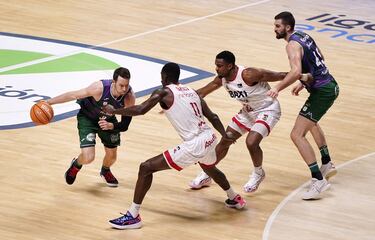 El Unicaja se repone a tiempo de la resaca copera