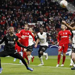 Aprobados y suspensos del Valencia: Jaume sucumbe ante el arreón final del Atlético