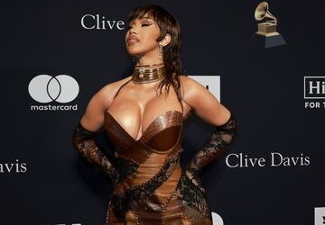 Cardi B,  cantante, rapera, compositora, actriz y empresaria estadounidense.