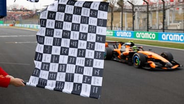 Oscar Piastri con el McLaren de Fórmula 1.