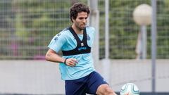 Cabrera, en un entrenamiento con el Espanyol, regresa hoy al Coliseum tras su marcha.