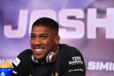 Joshua and Klitschko meet for heavyweight crown in London