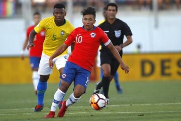 La gran promesa que estaba en esta generación. Disputó los cuatro partidos del Mundial y luego estuvo a prueba en el Arsenal de Inglaterra. Tuvo pasos por Cobreloa, Magallanes, Santa Cruz, Necaxa y hoy se encuentra en el Torque Montevideo City de Uruguay.