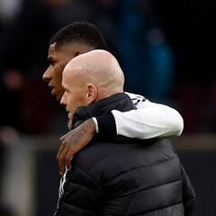 Why did Erik ten Hag start Marcus Rashford on the bench for Manchester United vs Wolves?