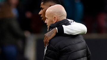 Soccer Football - Premier League - Wolverhampton Wanderers v Manchester United - Molineux Stadium, Wolverhampton, Britain - December 31, 2022 Manchester United manager Erik ten Hag with Marcus Rashford after the match Action Images via Reuters/Andrew Couldridge EDITORIAL USE ONLY. No use with unauthorized audio, video, data, fixture lists, club/league logos or 'live' services. Online in-match use limited to 75 images, no video emulation. No use in betting, games or single club /league/player publications.  Please contact your account representative for further details.