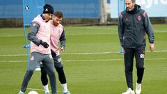 04/03/22 ESPANYOL ENTRENAMIENTO
 RAUL DE TOMAS RDT EMBARBA
 VICENTE MORENO
 PUBLICADA 05/03/22 NA MA15 1COL