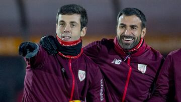 Susaeta, que hoy será homenajeado, sonríe en la sesión de ayer con Balenziaga.