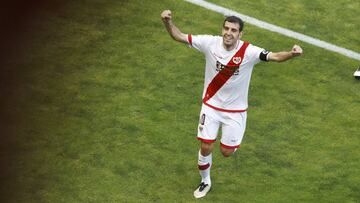 Trashorras celebra su último gol con el Rayo, ante el Levante.