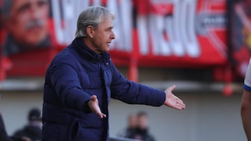 Tiago Nunes explota contra el fútbol chileno: “Unas situaciones me parecen preocupantes”