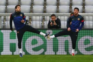 Entrenamiento en el Allianz Arena. Jordi Alba y Messi.