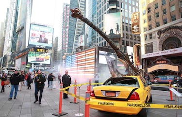 Warlords of Draenor destroza un taxi en Nueva York