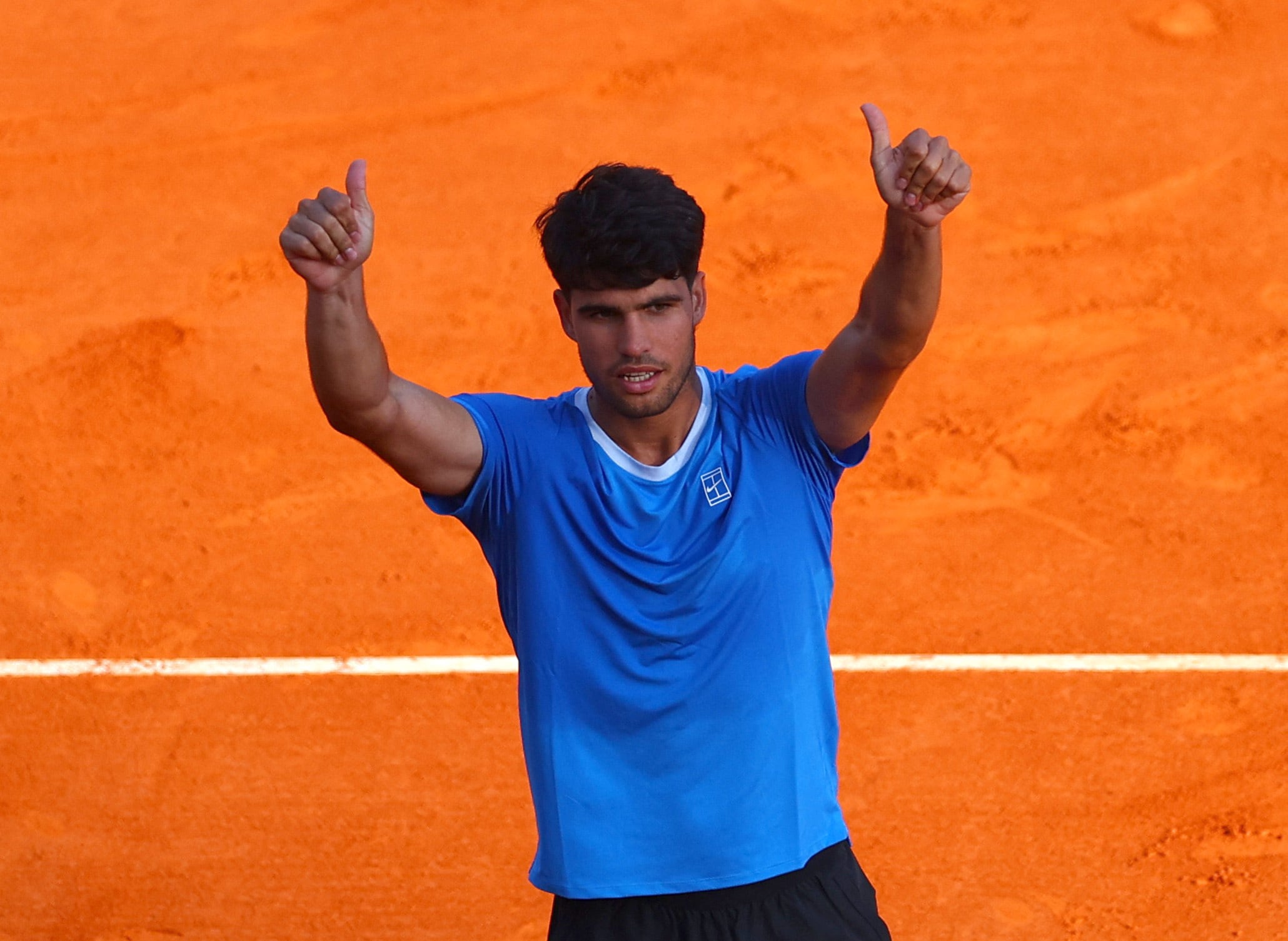 Alcaraz pasa un mal día para seguir en la lucha por el uno