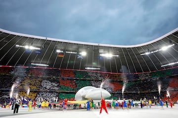 Espectáculo audiovisual en el evento que abre la competición europea en el Alliance Arena en Munich.